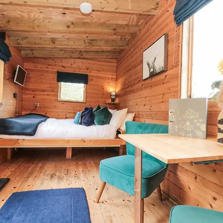 Shepherd's Hut בית נופש סקארבורו